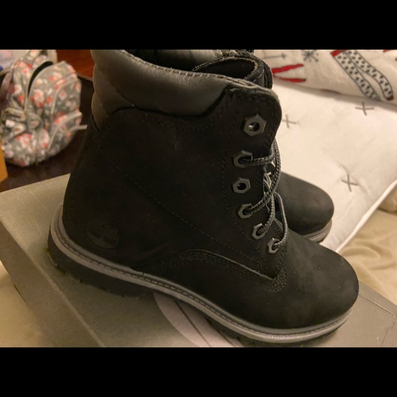 Timberland “ black 6inch women’s boot” - Picture 4 of 5